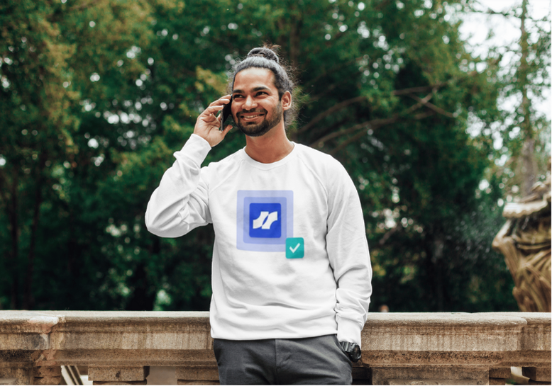 corporama-outdoor-phone-call
